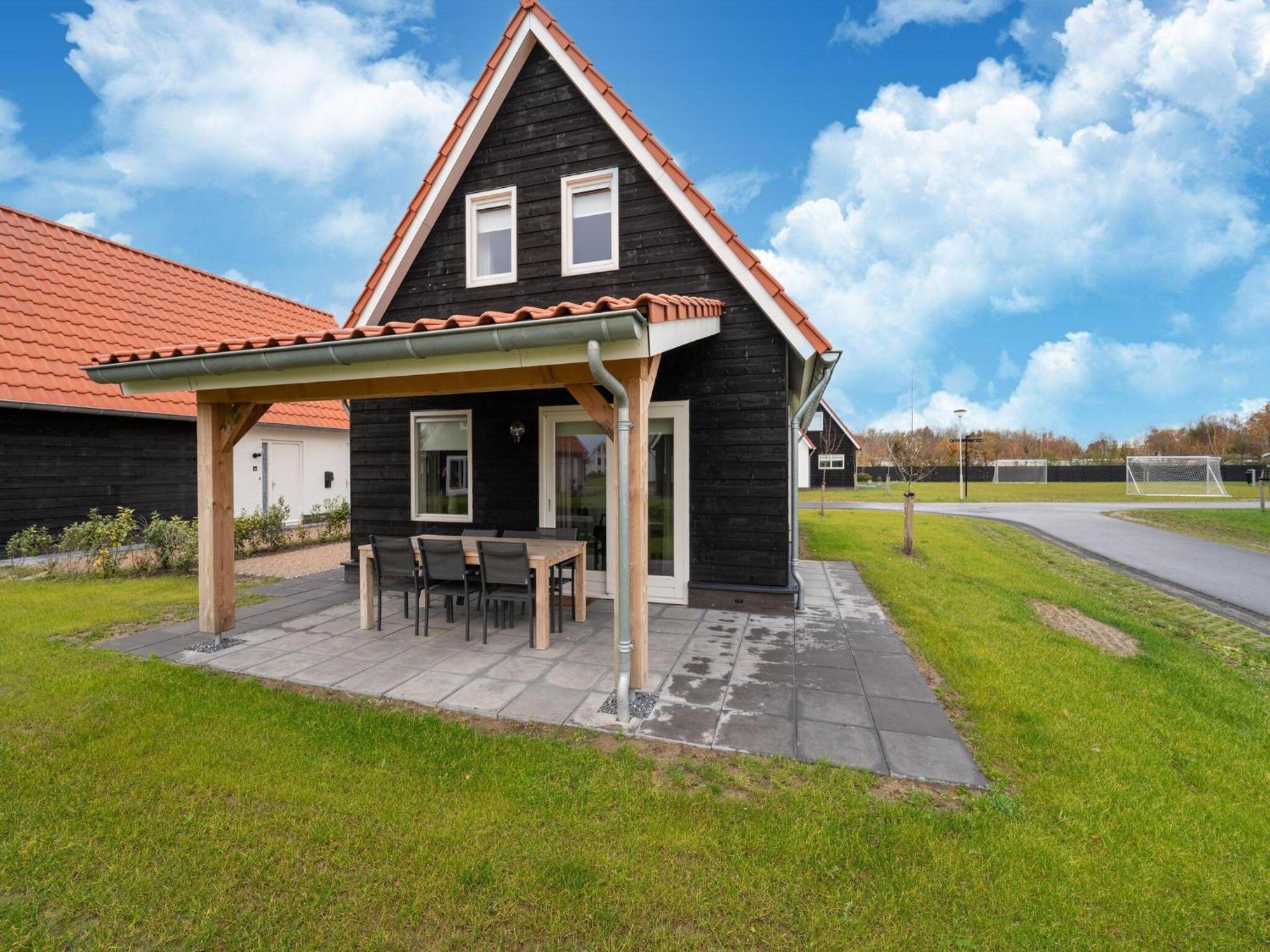 Vakantiehuis Modern In With Garden *